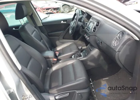 2017 Volkswagen Tiguan 2.0T Wolfsburg Edition z USA, uszkodzony, nr VIN WVGSV7AX7HW512082